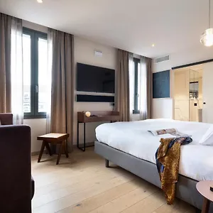 Hébé Hotel